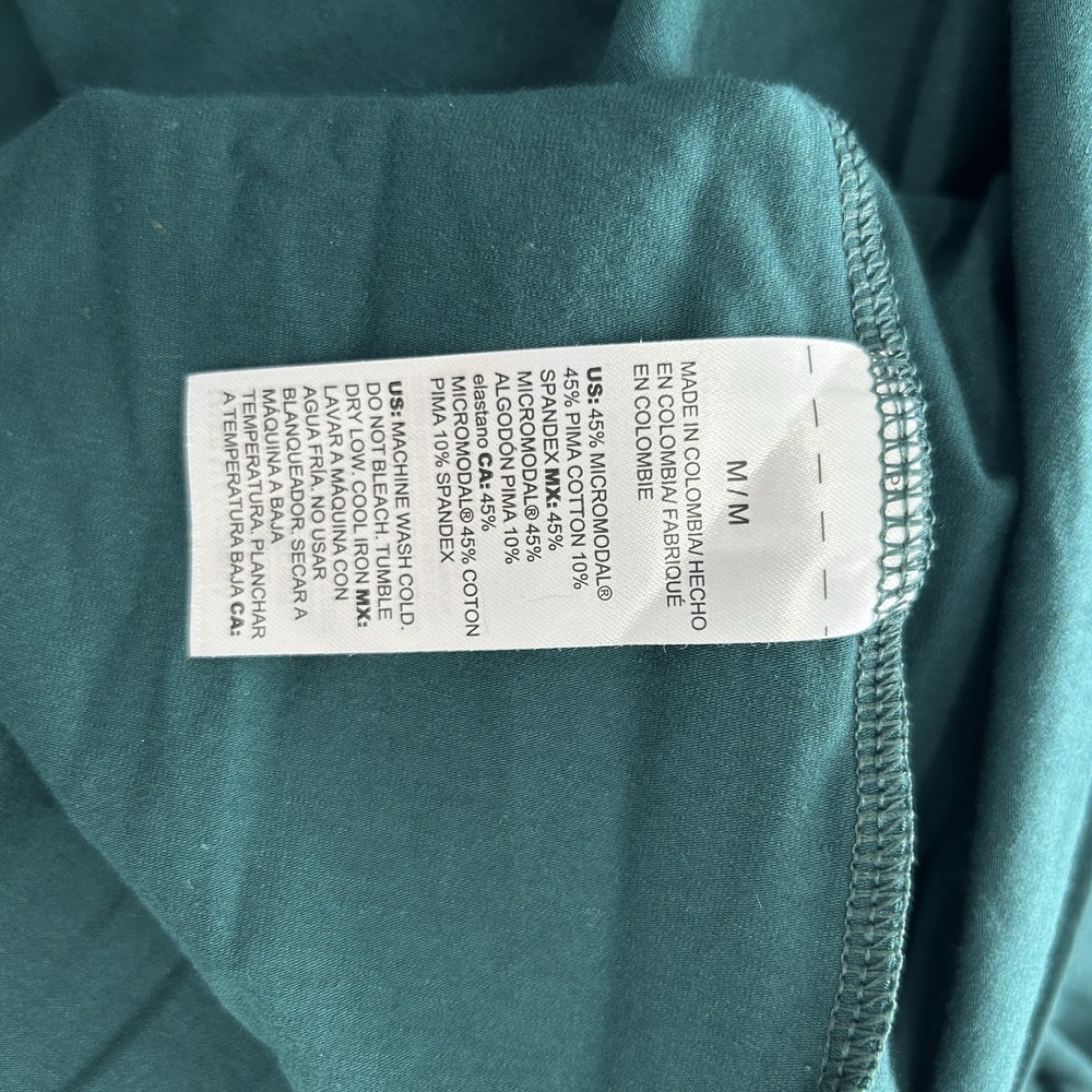 Chico's The Ultimate Tee Long Sleeve Women's Sz Medium Dark Green Casual Comfort - Picture 7 of 7